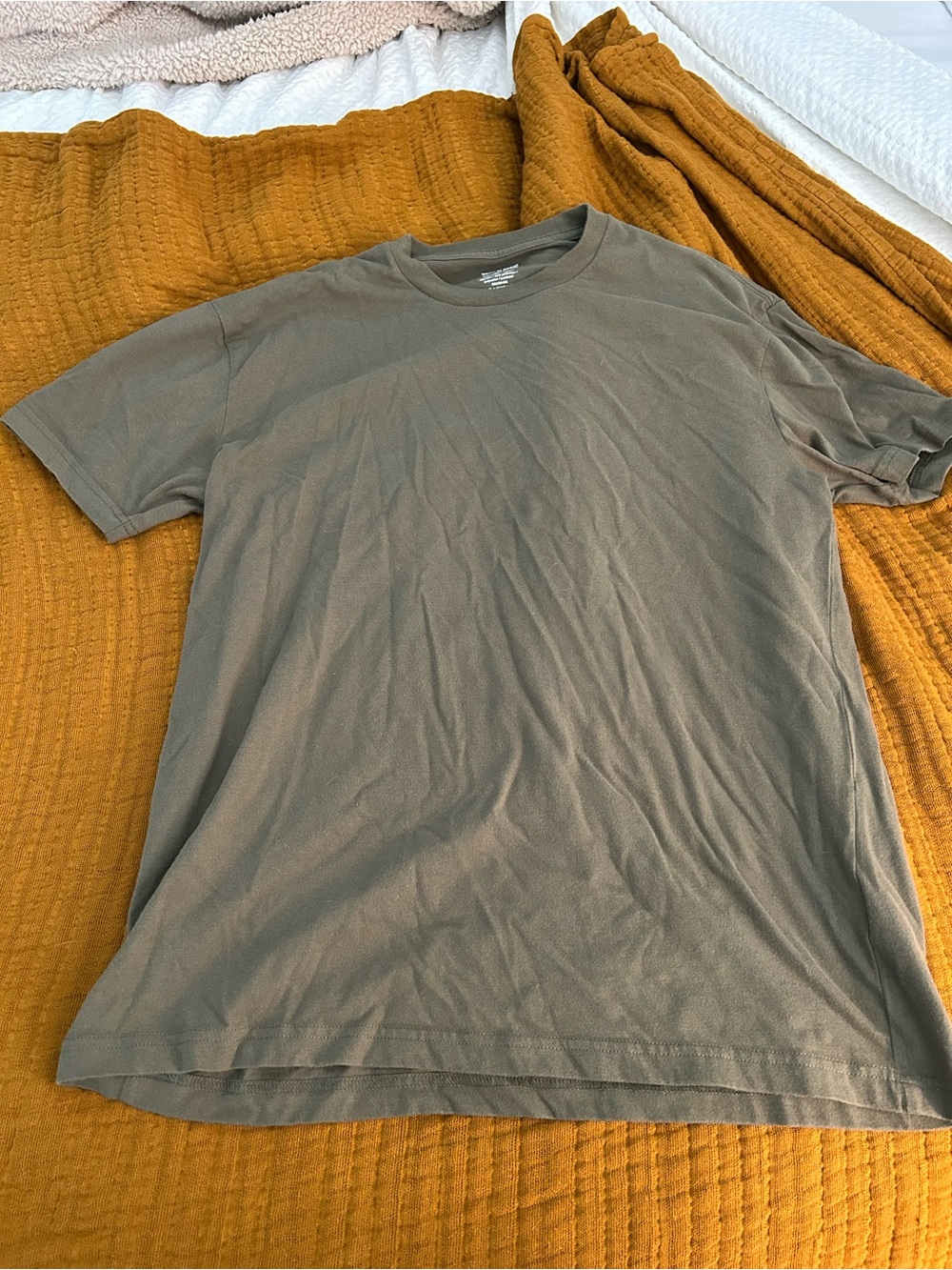 True Classic Crew Neck T-Shirt in Olive Green - Men's